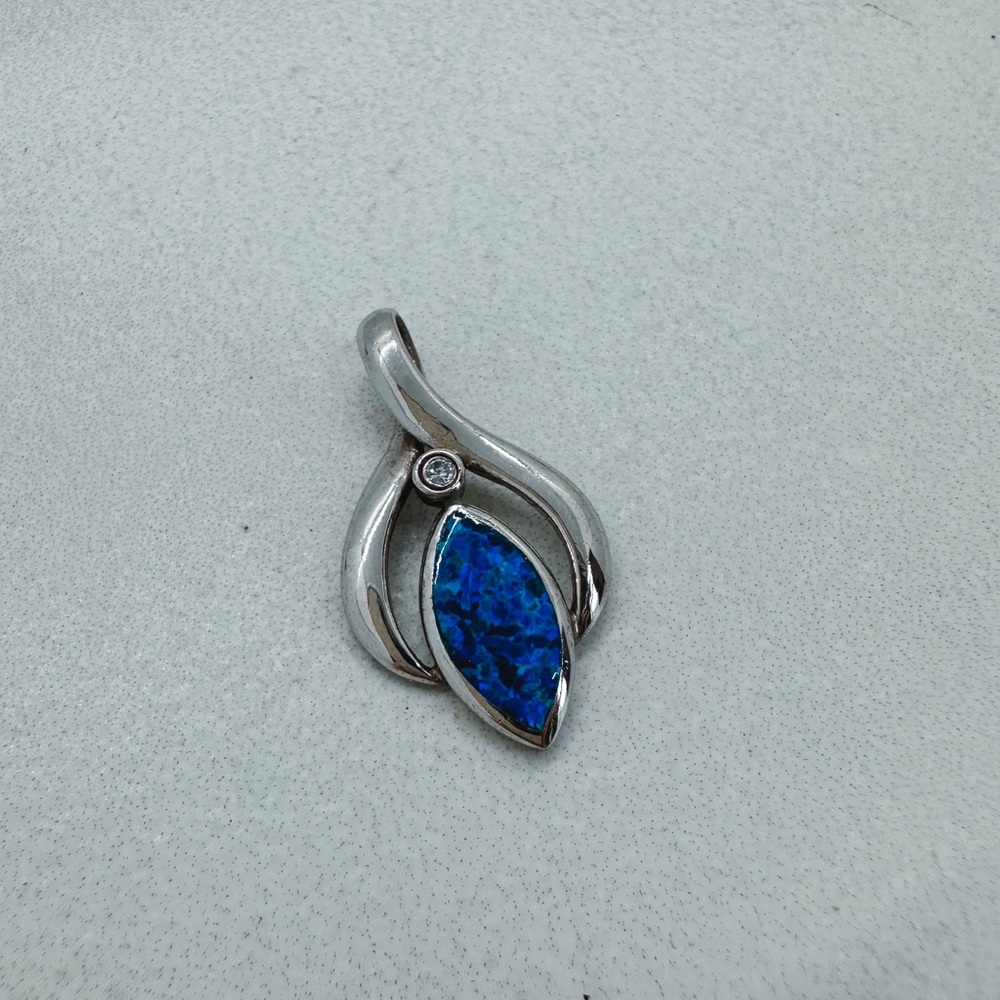 Vintage opal and white sapphire pendanr
